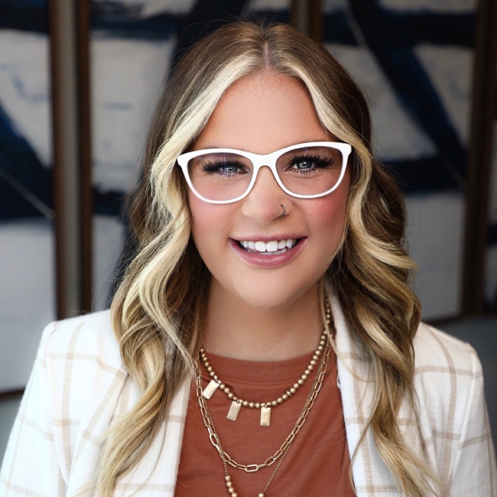 Meet your Posher, Brooke